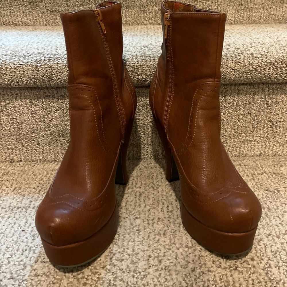 But another innocent tale ankle boots - 9